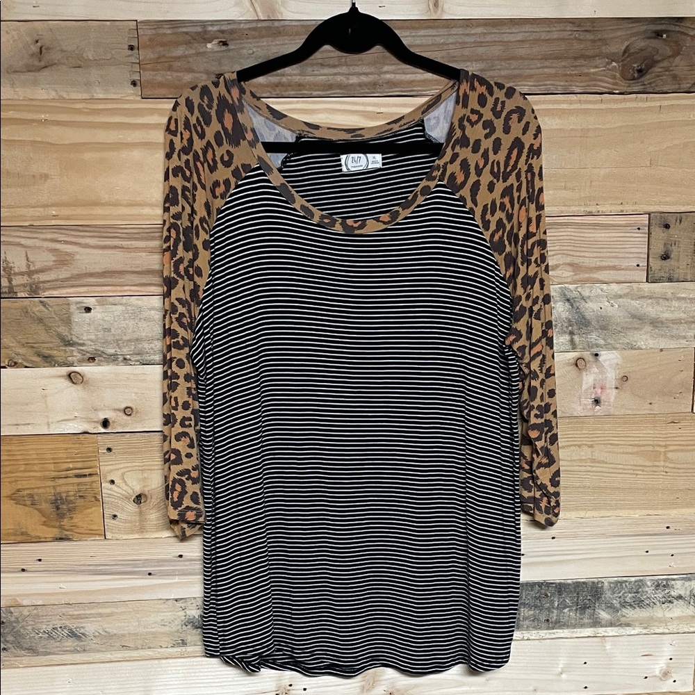 Maurices size XL Black & White Striped with Cheetah Print Soft 3/4 Sleeve Top